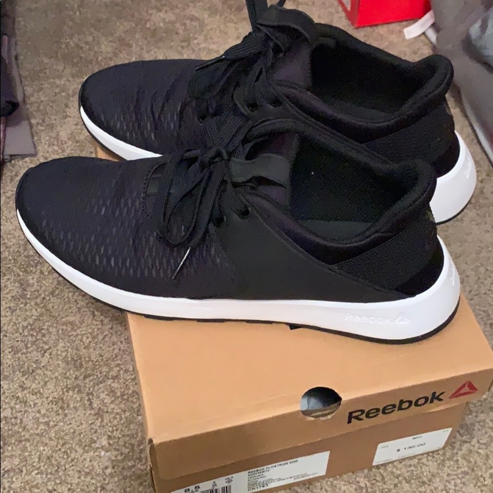 Women reebok floatride size 8.5